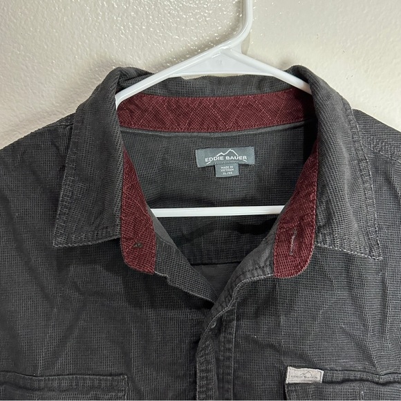 Eddie Bauer Button Up Shirt Size XL - Picture 5 of 9